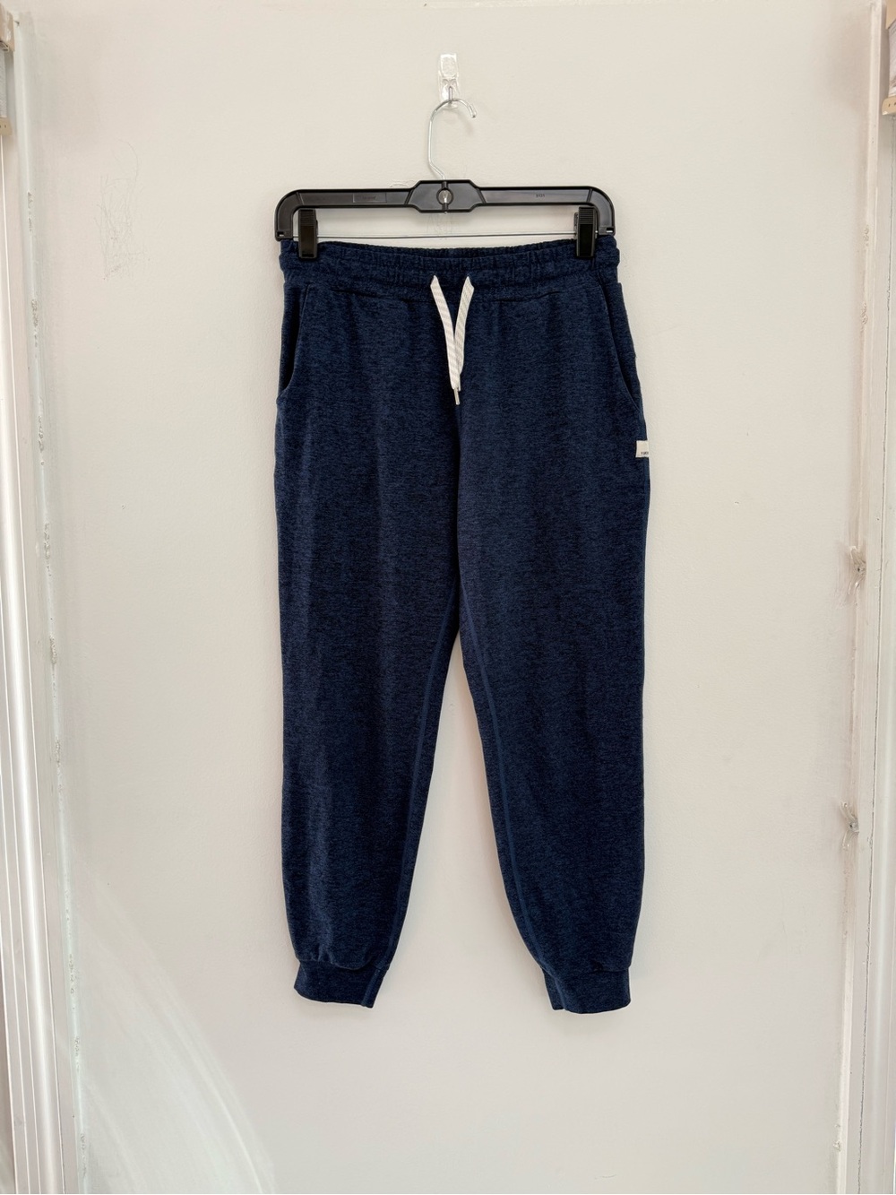 Vuori performance joggers
